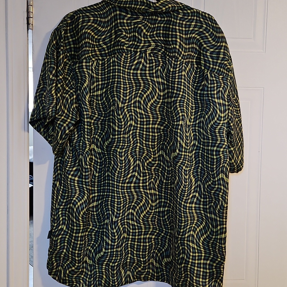 Urban Outfitters Short Sleeve Button Down Shirt men Large Green yellow geometric - Picture 5 of 6